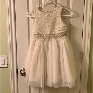 Cream and gold girl’s formal dress, Size 8